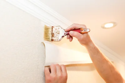 Pose de papier peint à Algajola — revêtements muraux et toiles de verre